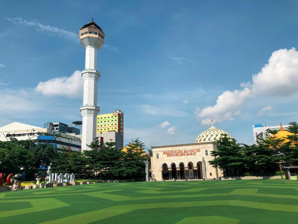Super Oyo 2672 Bee M Syariah Hotel Bandung Exterior photo