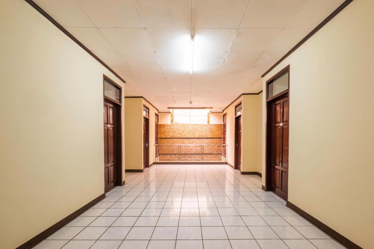 Super Oyo 2672 Bee M Syariah Hotel Bandung Exterior photo